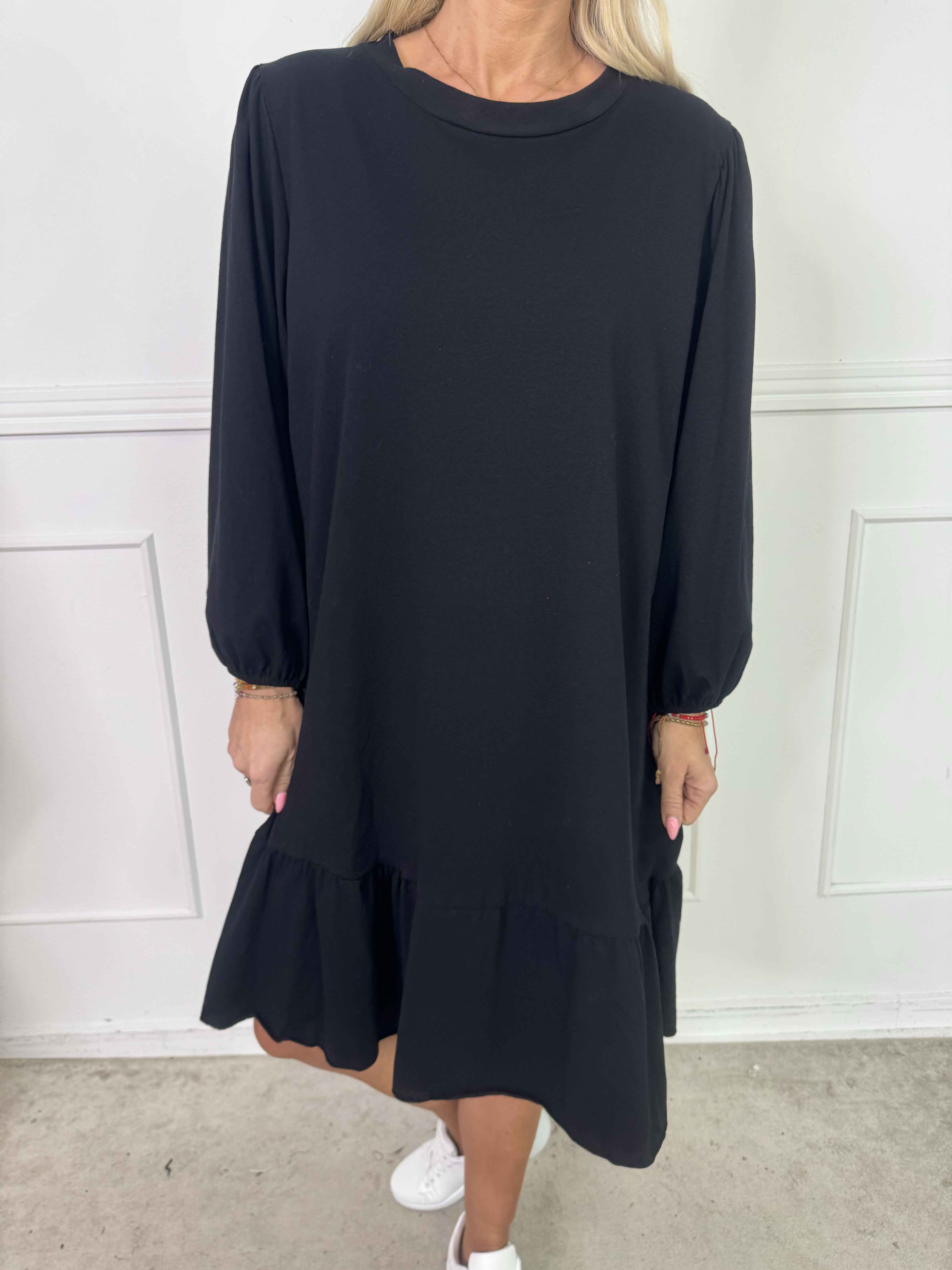 Zafira - Joggingkjole i bomuld med sød flæsekant